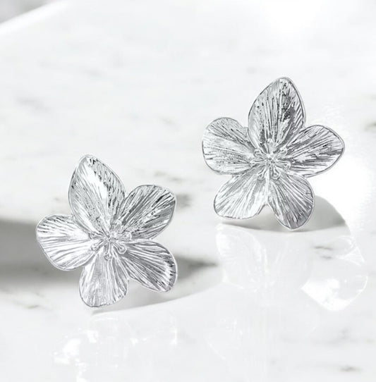 Boucles d’oreilles FLOWER argenté.